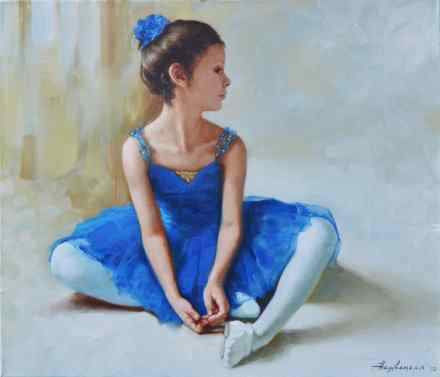 Маленькая балерина в синем